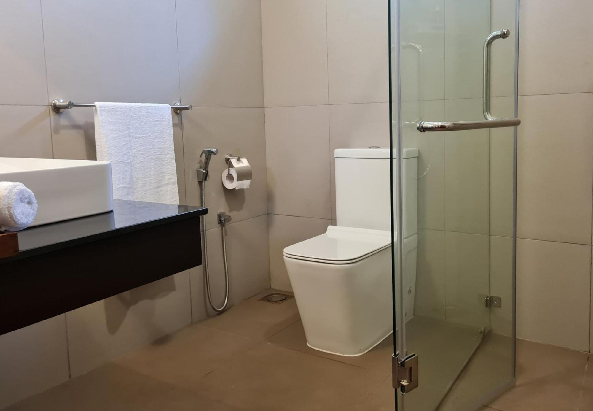 City Oasis 66 Негомбо Екстер'єр фото
